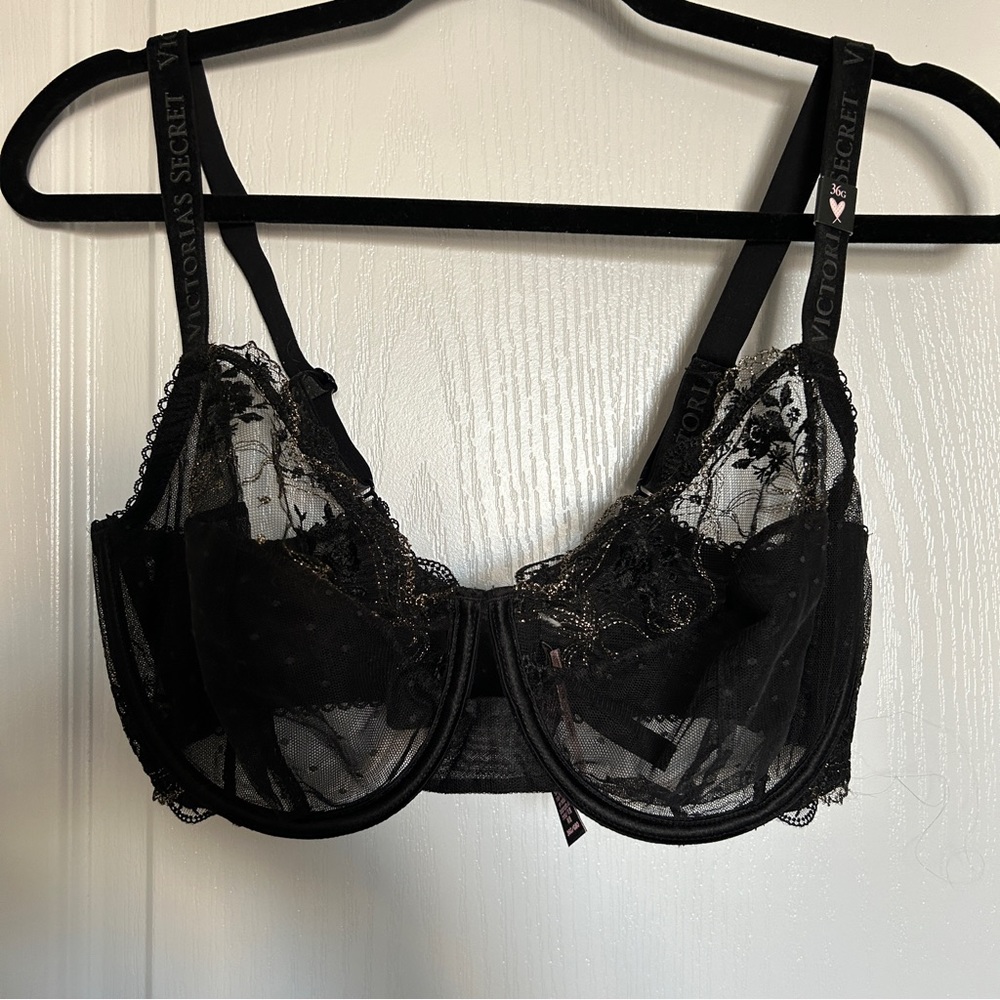 36G NWT Victoria Secret Bra